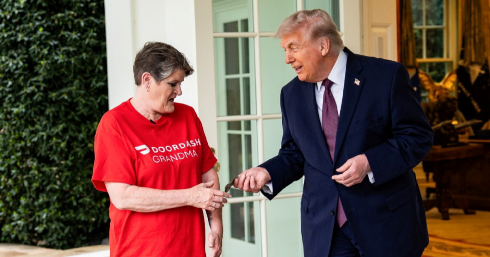 Trump dao 100 dolara napojnice dostavljačici koja mu je donijela McDonald’s