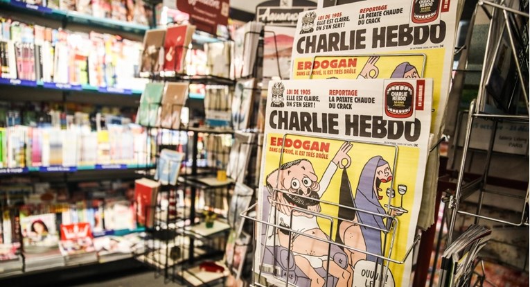 Charlie Hebdo objavio karikature ajatolaha Hamneija. Iran: Odgovorit ćemo na ovo