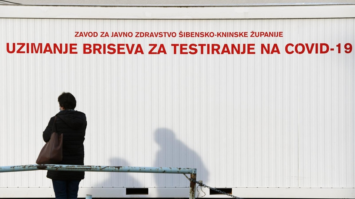 Stožer: 1653 nova slučaja, 12 umrlih. Na respiratoru 26 osoba
