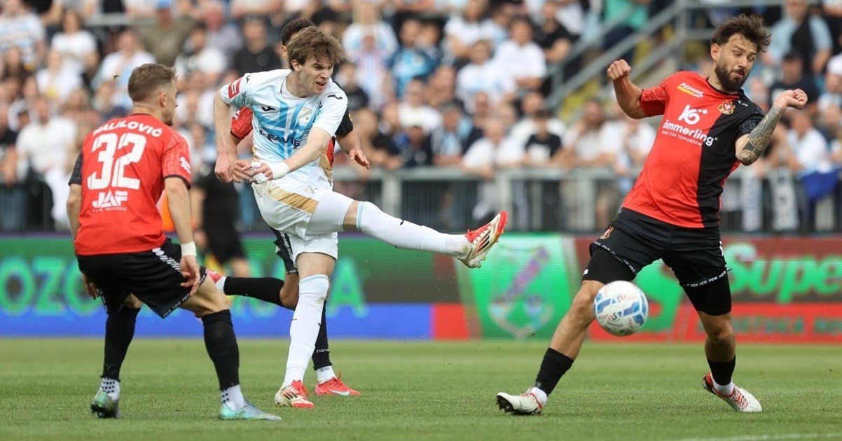 Igrač Rijeke razvalio reklamni pano nakon gola: Nisam znao što bih