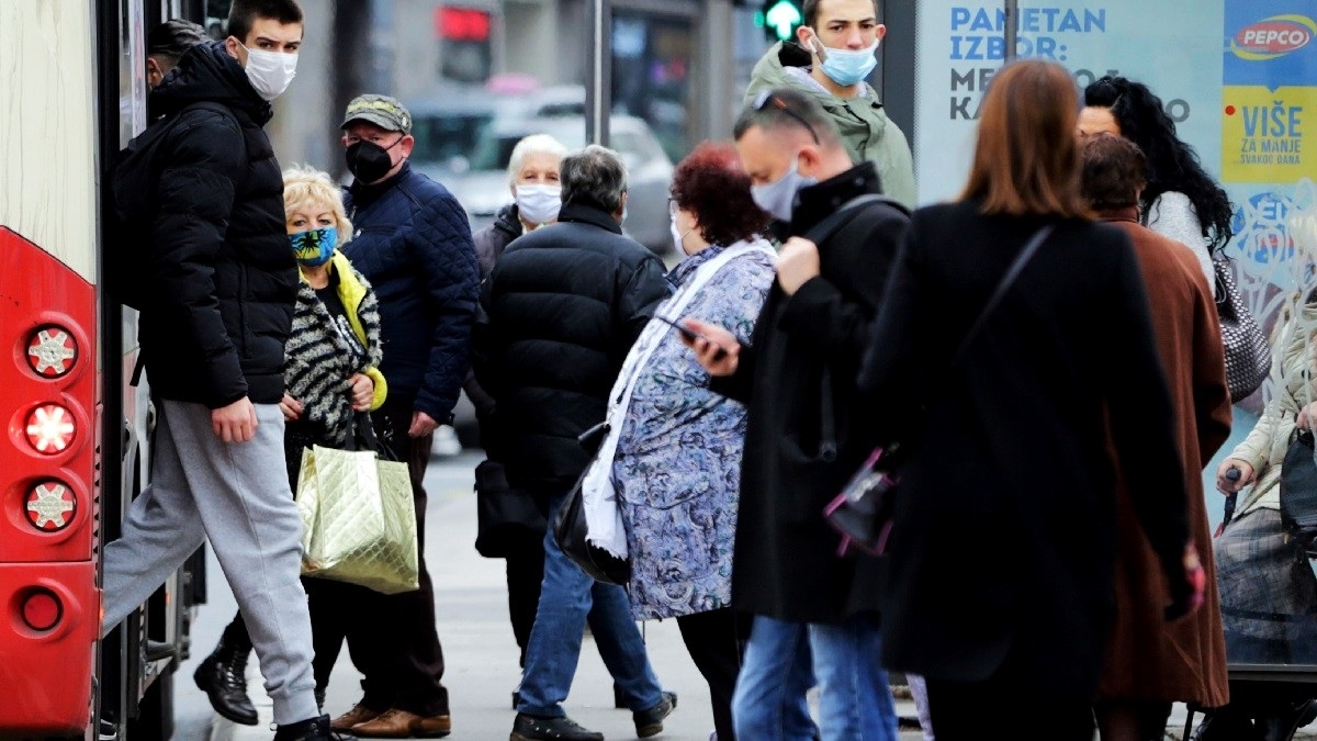 Korona u Srbiji ne jenjava, stožer nije postrožio mjere