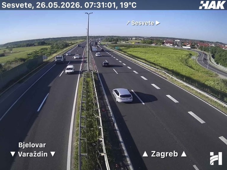 Prometne na autocestama A3 i A4, pas na A1