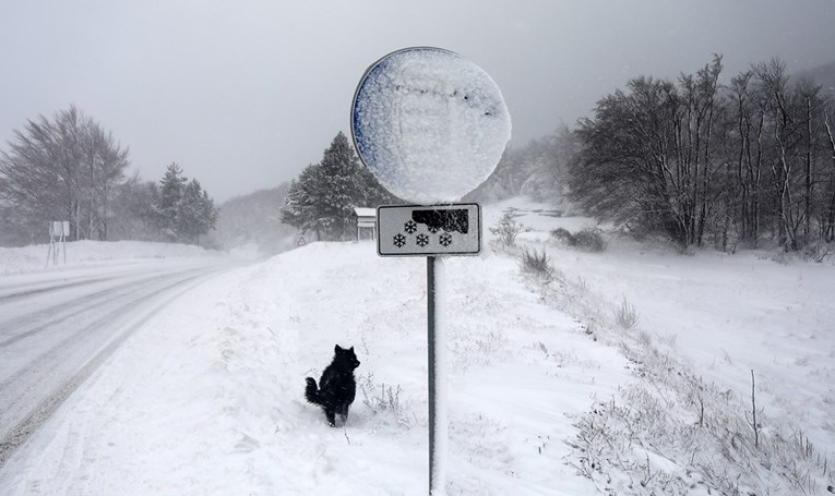 Stiže velika promjena, snijeg na kopnu, moguć je i na obali. Izdana upozorenja