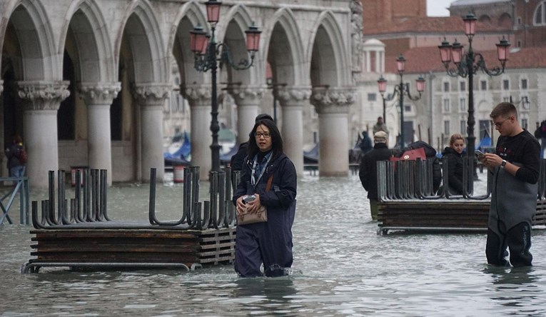 Dva mjeseca nakon velikih poplava kanali u Veneciji skoro presušili