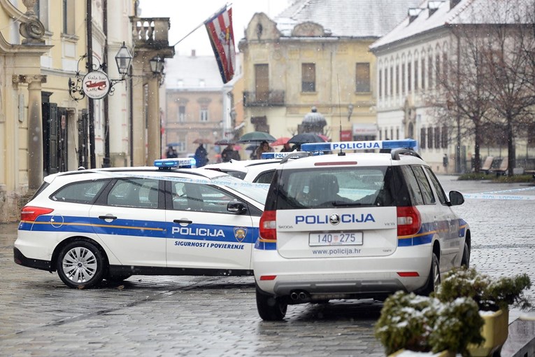 U Varaždinu uhićen makedonski diler, u autu imao 11 kg trave, pušku, pištolj