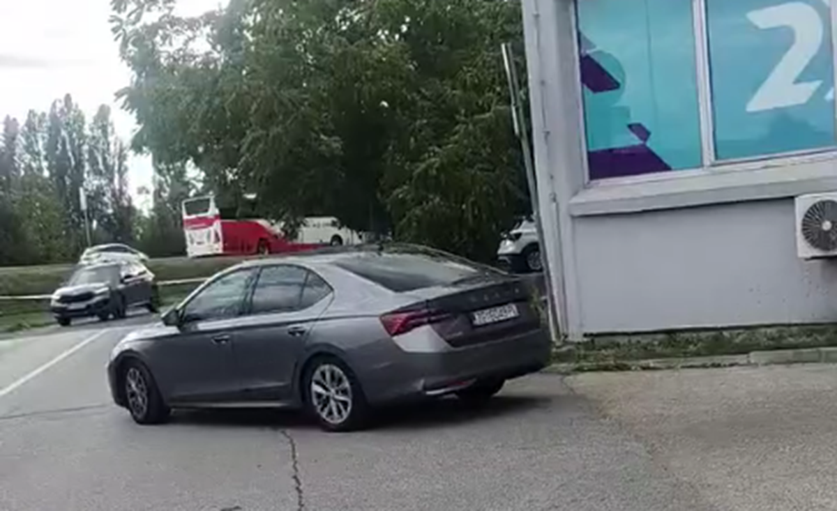 VIDEO Policajac tjerao našu novinarku, lagao da u policijskom autu nije Horvatinčić