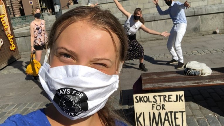Greta Thunberg vratila se na klimatske prosvjede ispred švedskog parlamenta