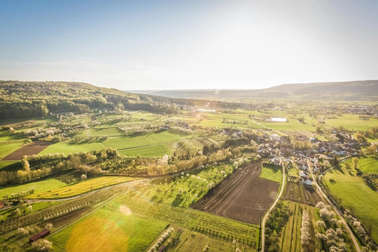 Novi ruralni trend: Sve prednosti povratka u manju sredinu