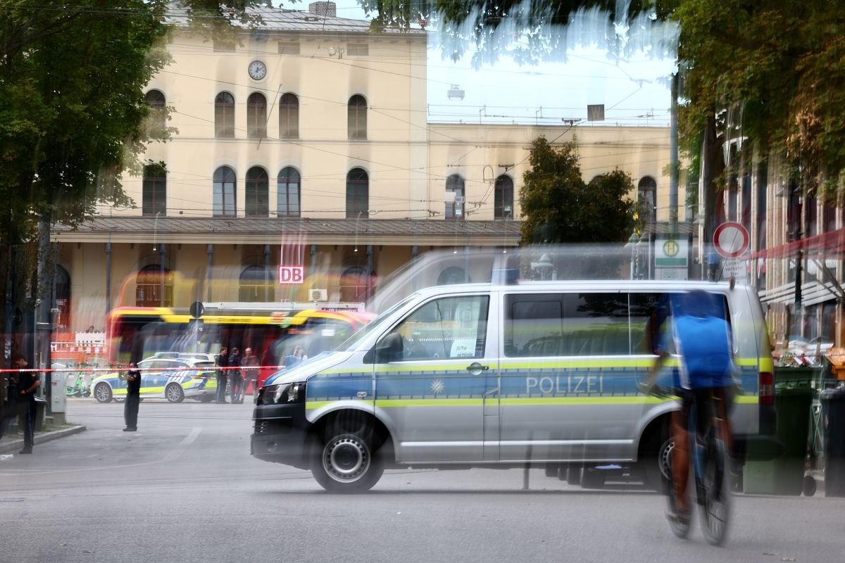 Tinejdžer u životnoj opasnosti nakon strujnog udara na krovu vlaka u Kölnu