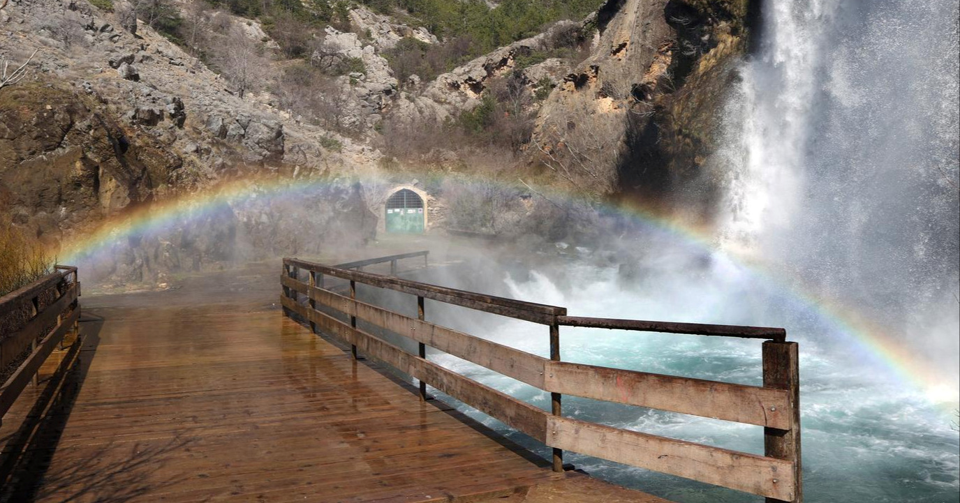 FOTO I VIDEO Na slapu Krčić kod Knina pojavila se - duga 😍