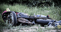 Detalji teške prometne kod Petrinje: Motociklist sletio u kanal i na mjestu poginuo