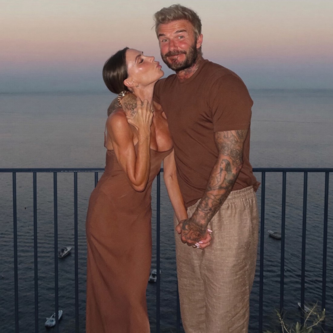 Smeđa umjesto crne: Victoria Beckham već nosi jednu od ključnih boja jeseni
