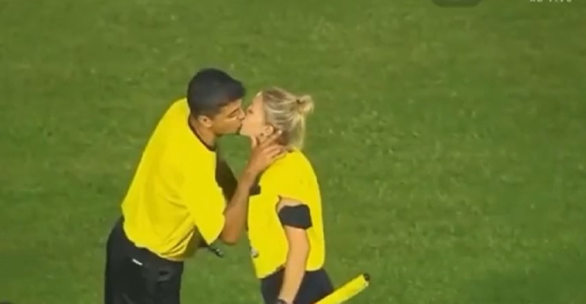 Najzgodnija nogometna sutkinja na svijetu strastveno poljubila suca na terenu