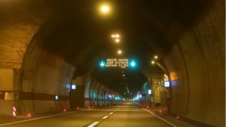 Medvjed ometa promet na A1 između Ogulina i Brinja