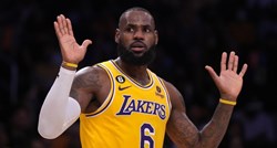 LeBron diže ruke od Lakersa