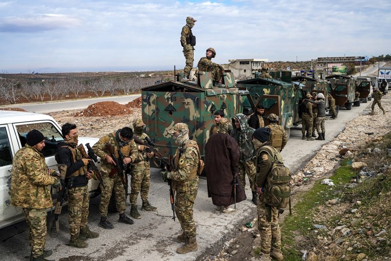 Sirijska vojska zauzela najveće naftno polje. Kurdi gube glavni izvor prihoda