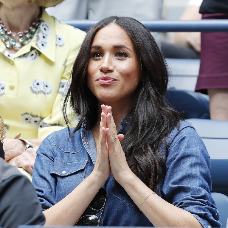 Meghan Markle pokazala traperice koje izgledaju jednostavno, a onda se okrenula