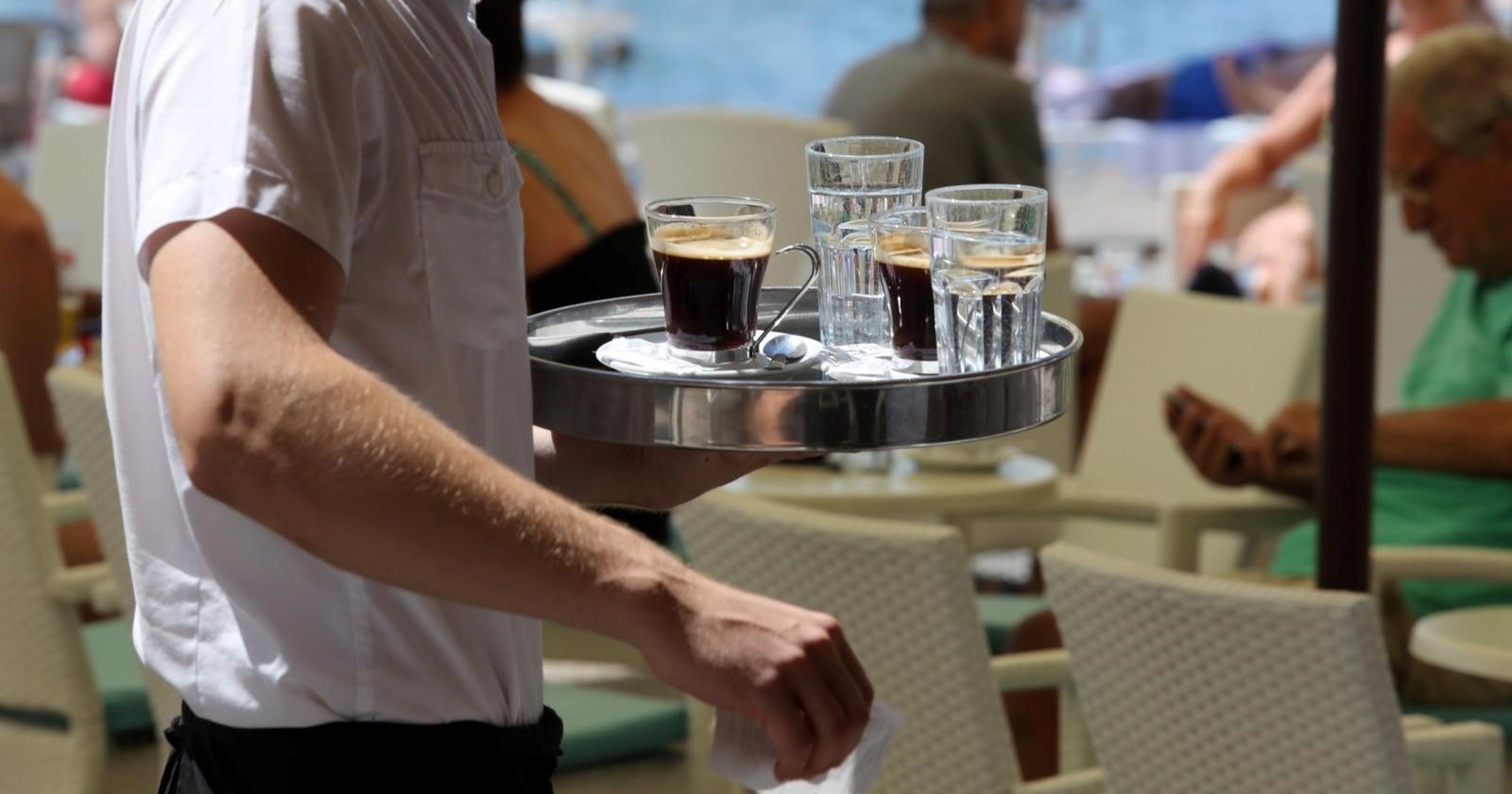 Ekonomski institut: Potražnja za radnicima pala za 13%