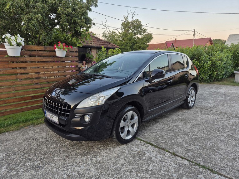 Tražite polovni auto do 3500 eura? Ovaj Peugeot 3008 ima panoramski krov i alu felge
