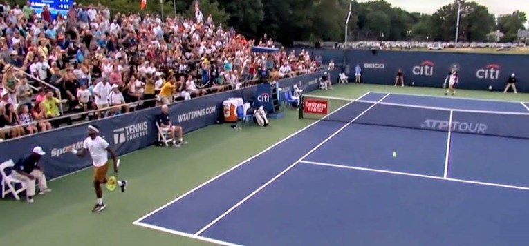 VIDEO Američki tenisač počeo slaviti poen, a onda ga je Rus šokirao