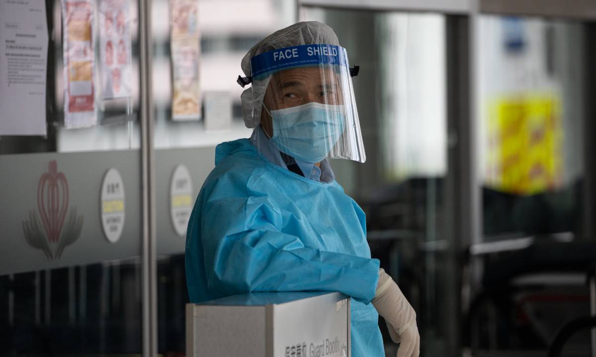 Doktor u Kini umro od iscrpljenosti, zbog epidemije radio 10 dana bez prestanka