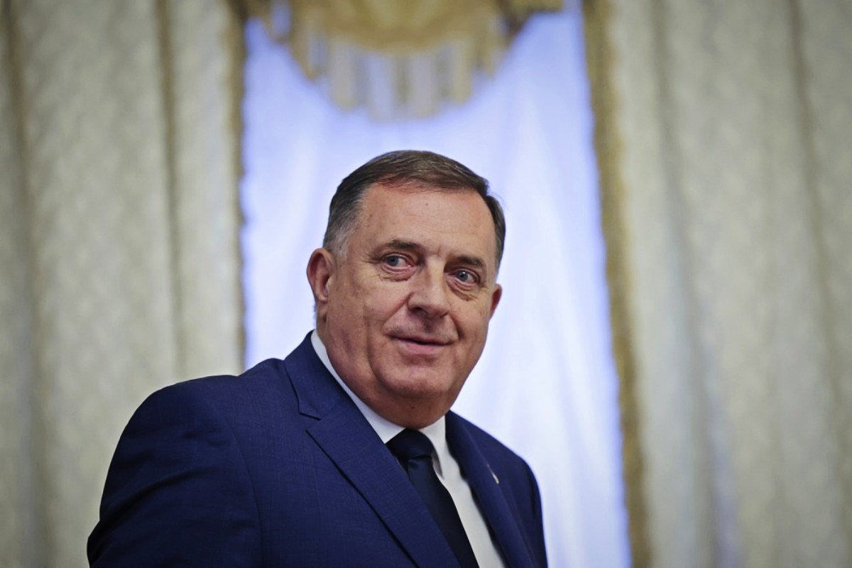 Dodiku se oduzima diplomatska putovnica, mora je vratiti u roku od 15 dana