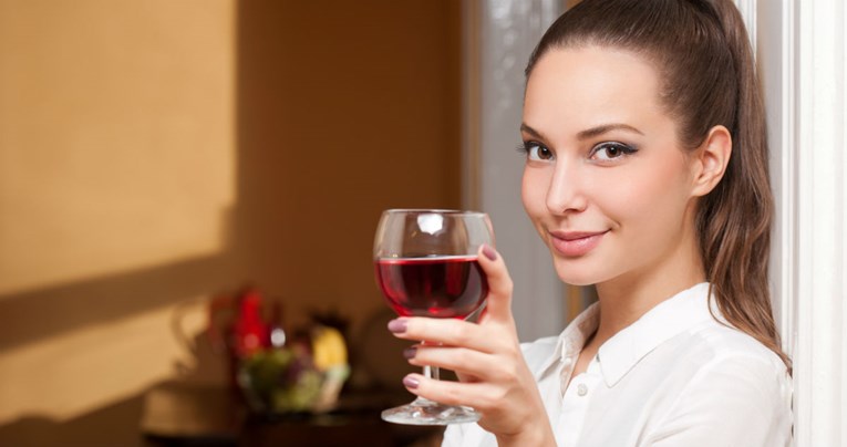 Pokoja čaša alkohola dopuštena je ako živite i hranite se zdravo, kaže fitness stručnjak