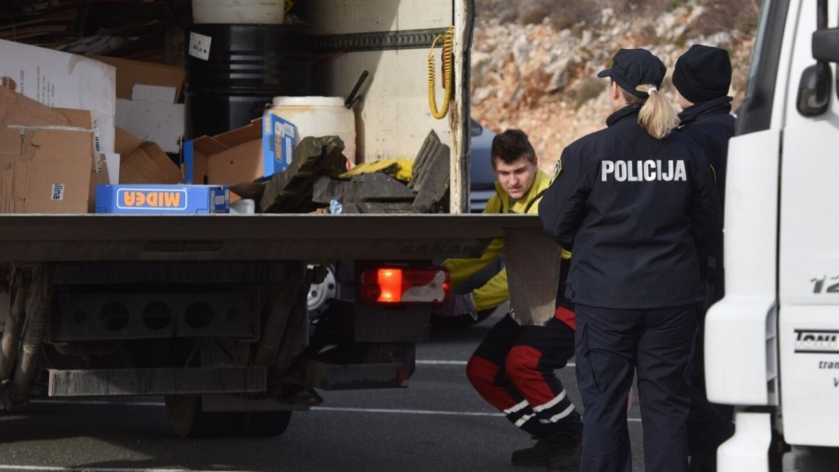 Velika policijska akcija na A1, pregledavali vozila koja idu prema Zagrebu