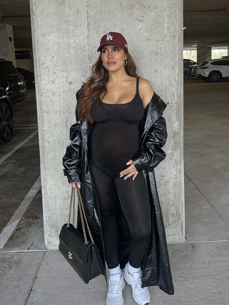 Trudna Lana Jurčević nasmijala objavom: "Vruće mi je i krivo sam se obukla za WC"