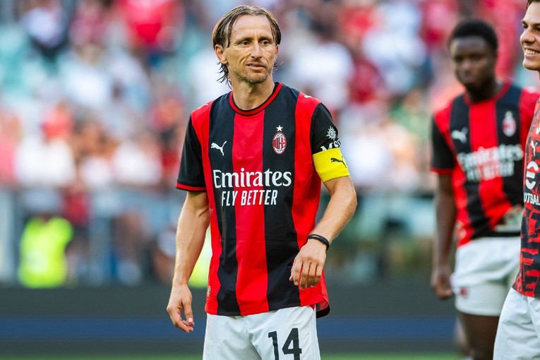 Milan preokretom pobijedio United u prijateljskoj utakmici. Modrić igrao pola sata