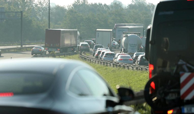 HAK: Pojačan promet diljem zemlje. Prometna nesreća na A3 kod Bregane