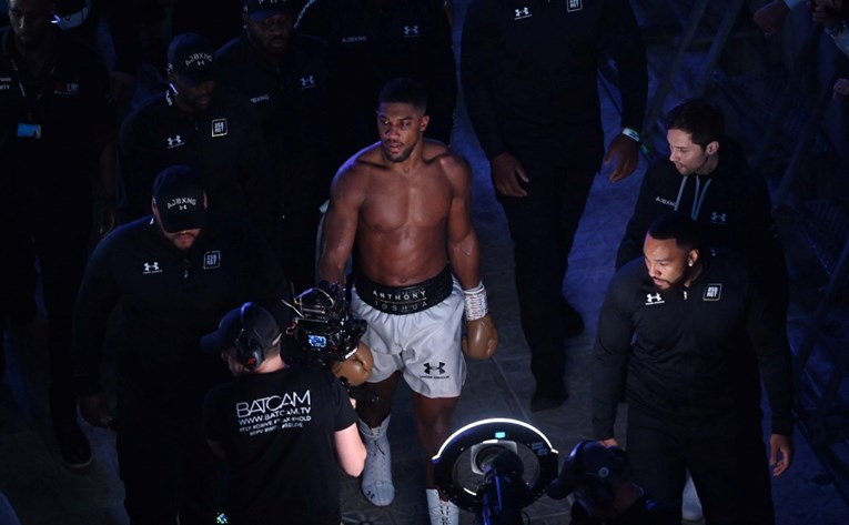 Pogledajte kako Anthony Joshua izgleda 20 dana prije borbe s Jakeom Paulom