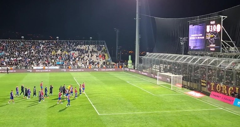 Pogledajte kako je Torcida ispratila igrače Hajduka nakon poraza 3:0 od Rijeke
