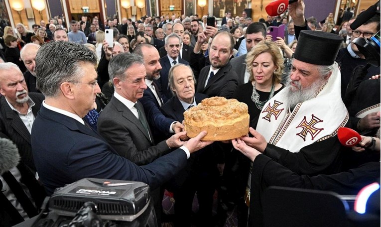 FOTO Plenković i troje ministara na Pupovčevom domjenku. Pupovac prozvao Vučića