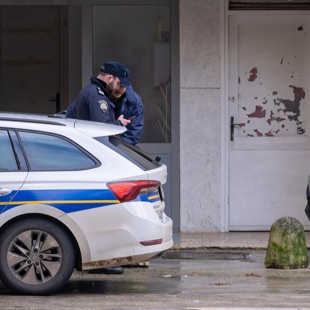 Mladić kod Zadra uhodio maloljetnicu. Slao poruke i nazivao je pa joj ukrao mobitel
