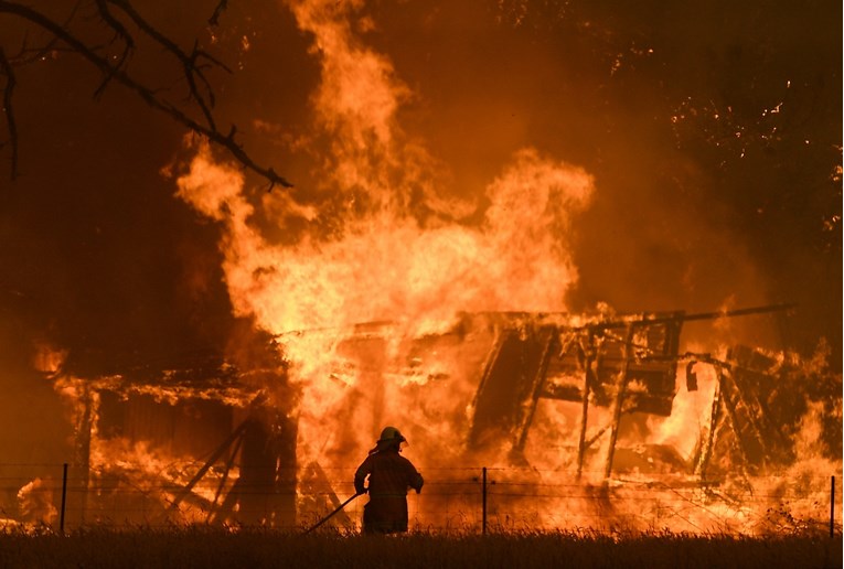 U Australiji poginuo još jedan vatrogasac, treći u ovoj sezoni požara