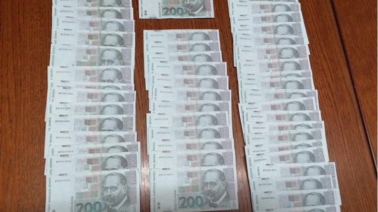 Zadranin krivotvorio novčanice od 200 kuna pa preko oglasnika kupio mobitel