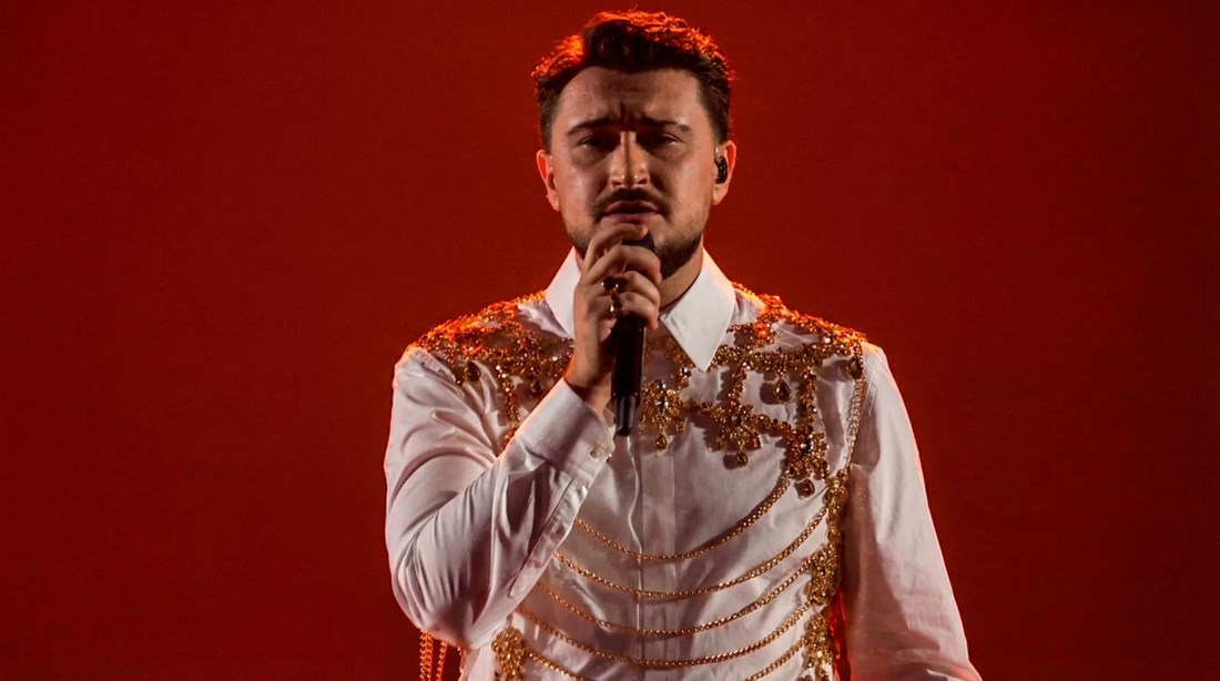 "Ozbiljno želim njegovu košulju odmah": Je li ovo najkomentiraniji outfit Dore?