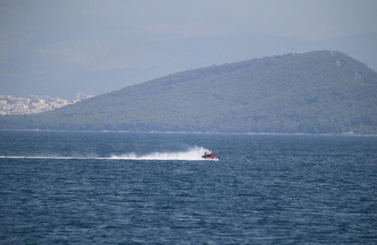 Kod Splita iznajmio jet ski mladoj Francuskinji, nije ni provjerio ima li dozvolu