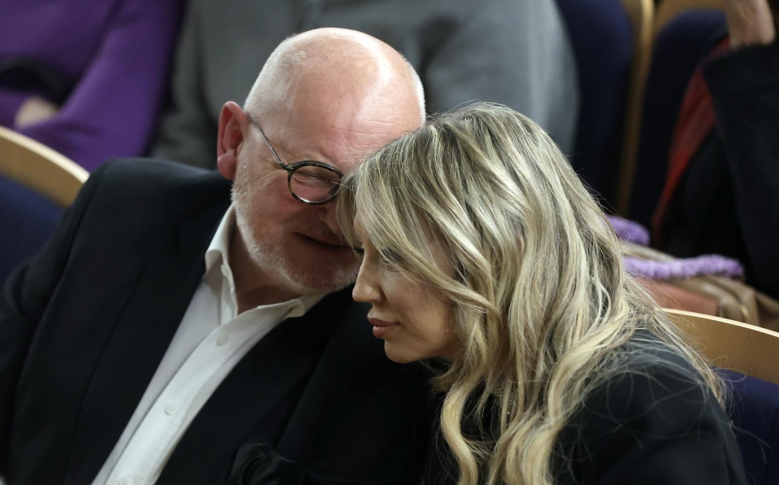 Zlatko Mateša s 30 godina mlađom djevojkom došao na premijeru predstave