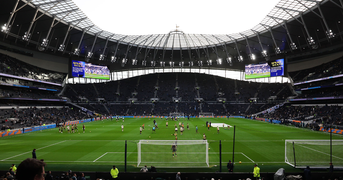 Ljutiti navijači Spursa skandirali: "Želimo svoj novac natrag!"