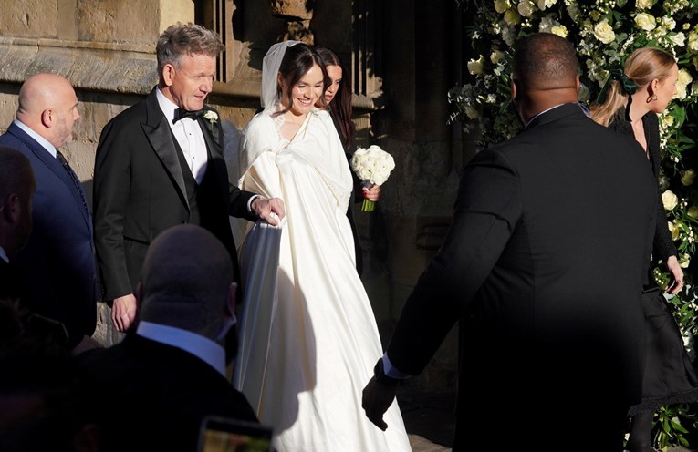 Holly Ramsay otkrila da je imala četiri vjenčanice za svadbu koju je obilježila drama