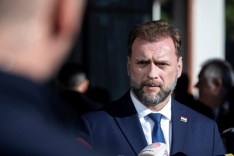 Banožić stanovnicima Banije: Hrvatska vojska i dalje je uz vas