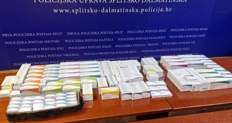 FOTO Policija kod muškarca u Kaštelima pronašla hrpu tableta