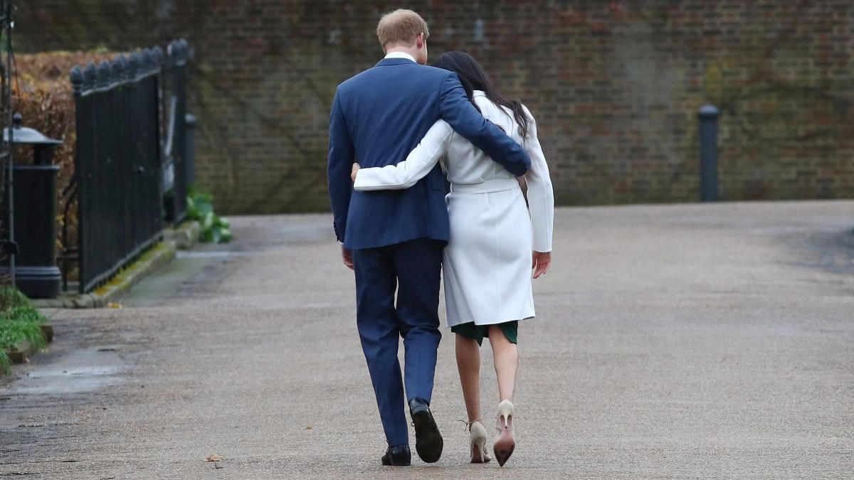 Harryjev novi život s Meghan: "Nedostaju mu prijatelji, stalno im šalje poruke"