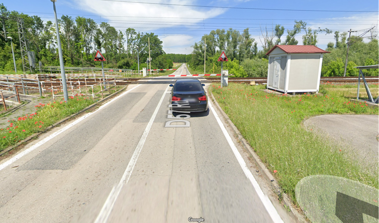 Kvar u Slavoniji: Signalizacija ne radi, rampe dignute, vlakovi staju i trube