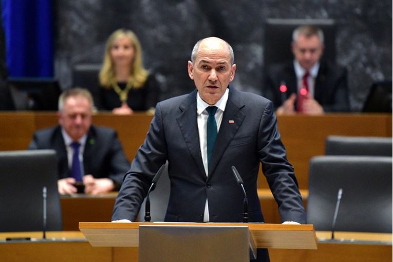 Slovenski premijer Janša podebljao parlamentarnu većinu