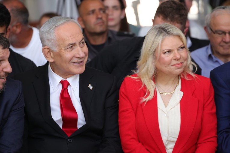 Netanyahuova žena optužila šefa oporbe da je znao za napad Hamasa. "Podlo i lažno"
