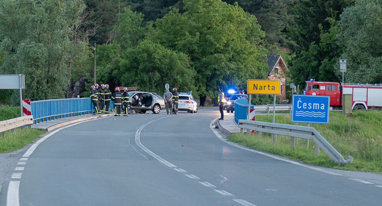 FOTO Prometna kod Bjelovara. Zabio se autom u most, izvlačili ga vatrogasci