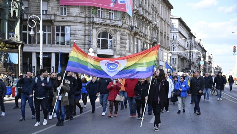 Mađarski parlament danas glasa o zabrani LGBTQ+ okupljanja. Udruge: Idu putem Putina